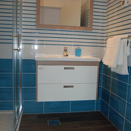 Apartment Gorgonia Suites In Verunic